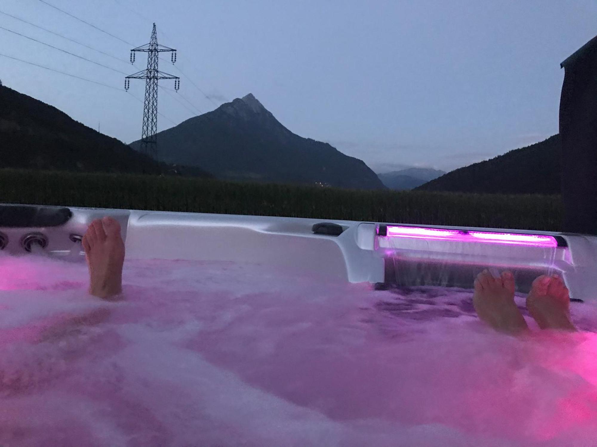 Deluxefort Fuer 10 Gaeste Mit Eigenem Whirlpool Und Fasssauna امست المظهر الخارجي الصورة